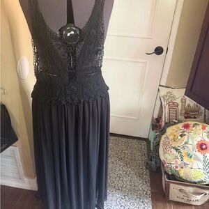 Elegant Black Lace Midi Dress